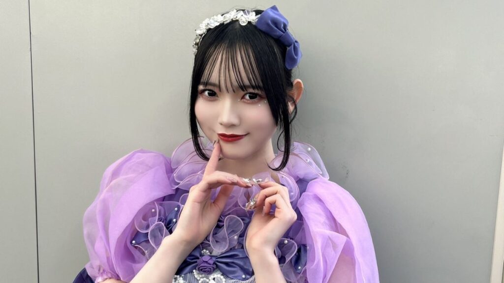 真鍋凪咲ポーズ