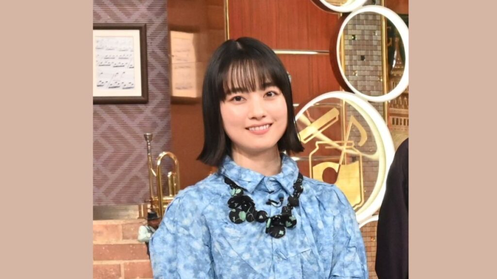 青い衣装のtomoo