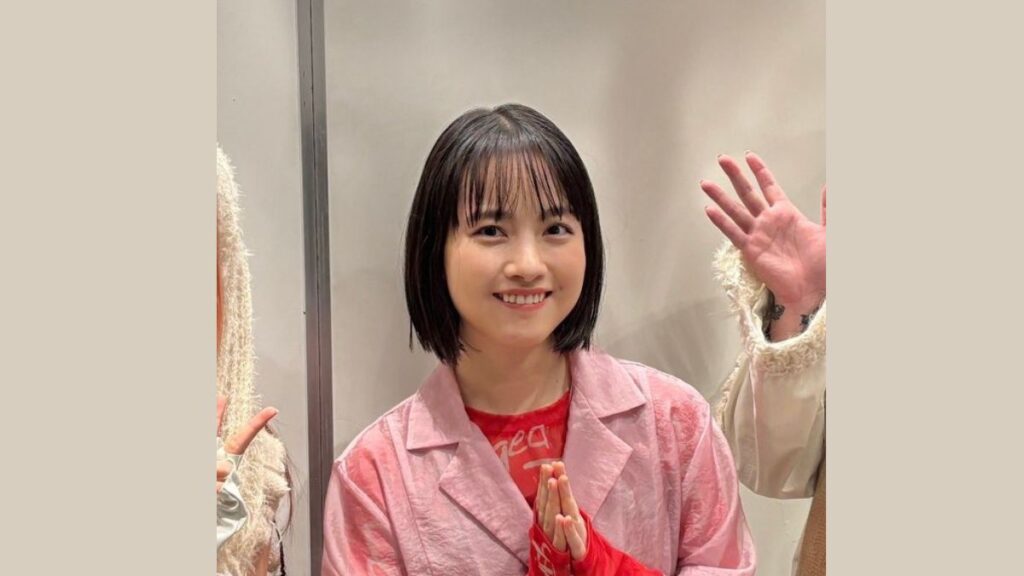 ピンクの服を着たtomoo
