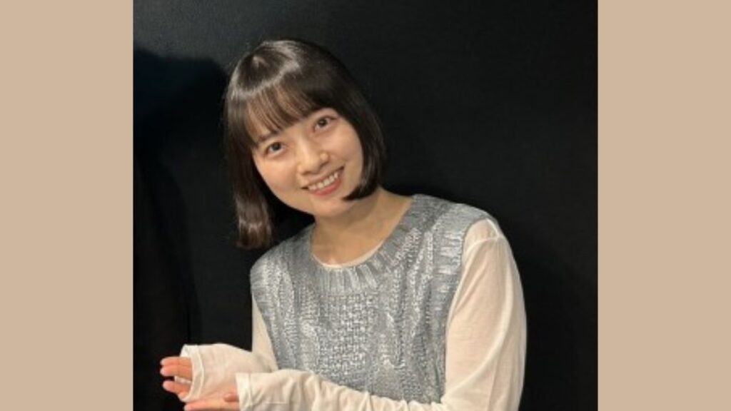 ぱっつんボブヘアーのtomoo